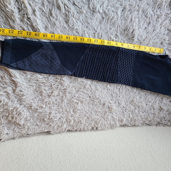 Spanx Look At Me Now Seamless Moto Leggings in Blue Women's Size Small - Picture 10 of 10